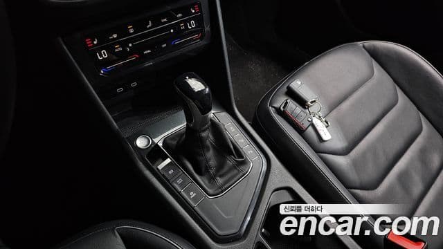 Volkswagen Tiguan 2021 — Şəkil 9/20