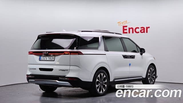 Kia Carnival 2021 — Фото 2/20