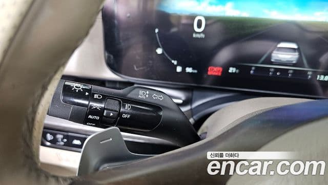 Kia Carnival 2021 — Фото 17/20