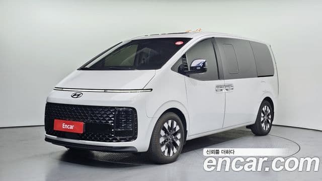 Hyundai Staria 2023 — ფოტო 1/20
