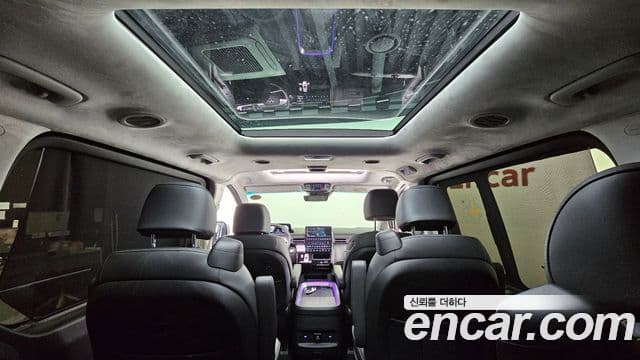Hyundai Staria 2023 — ფოტო 18/20