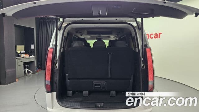 Hyundai Staria 2023 — фото 20 из 20
