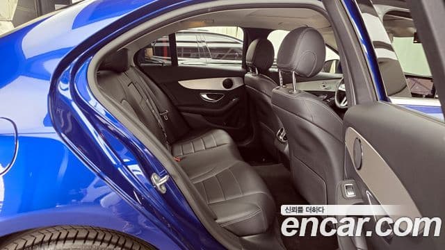 Mercedes-Benz C-Class 2020 — фото 12 из 20