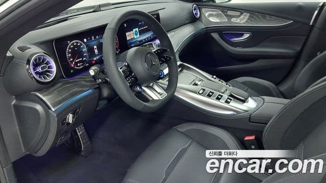 Mercedes-Benz AMG GT 2025 — фото 13 из 17