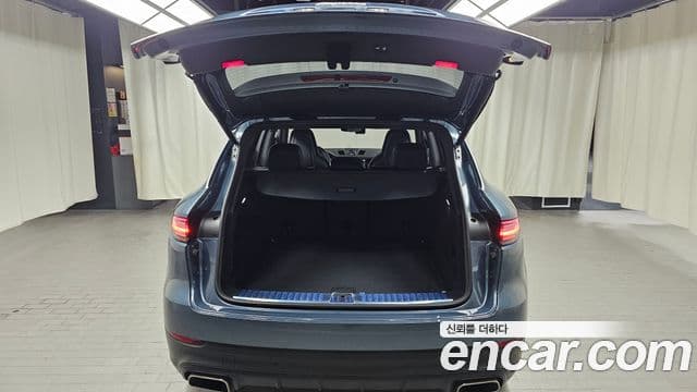 Porsche Cayenne 2020 — фото 20 из 20