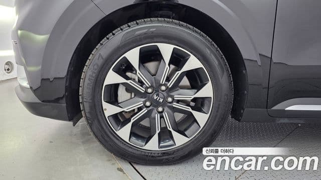 Kia Carnival 2021 — фото 5 из 20