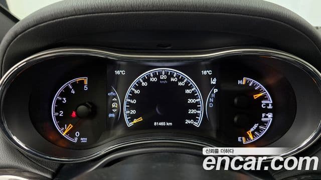 Jeep Grand Cherokee 2018 — Şəkil 8/20