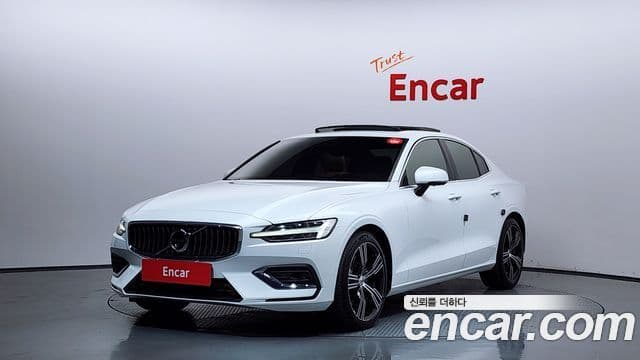Volvo S60 2021 — ფოტო 1/20