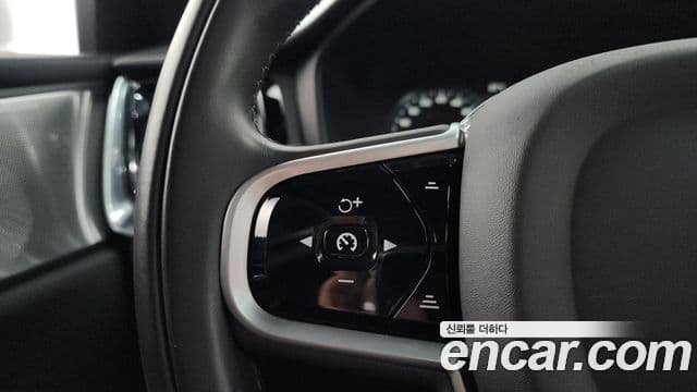 Volvo S60 2021 — ფოტო 15/20