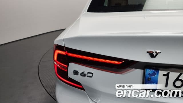 Volvo S60 2021 — Photo 14/35