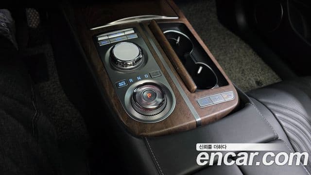 Genesis Electrified G80 2023 — Şəkil 9/20