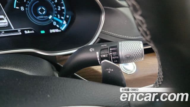 Genesis Electrified G80 2023 — фото 16 из 20