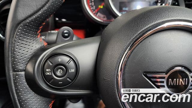 Mini Cooper S Convertible 2020 — Фото 16/20