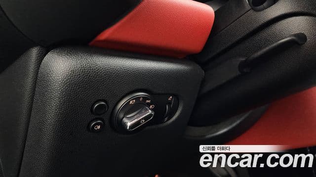 Mini Cooper S Convertible 2020 — Photo 28/36