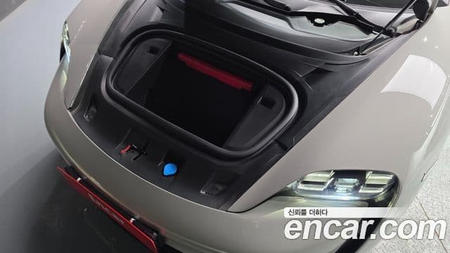 Porsche Taycan 2024 — Photo 15/32