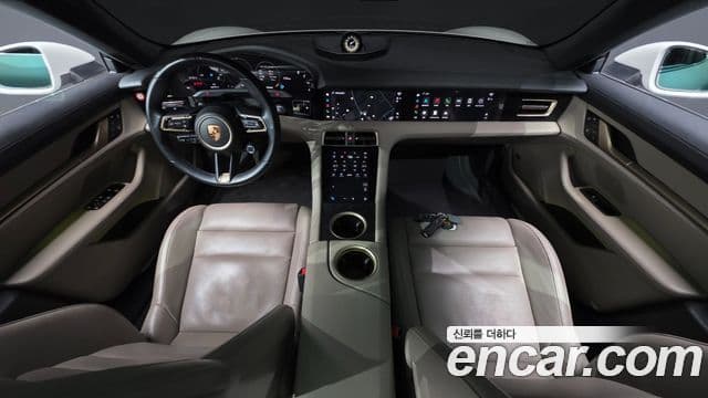 Porsche Taycan 2024 — Photo 26/32