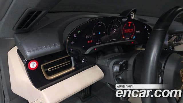 Porsche Taycan 2024 — Photo 13/32