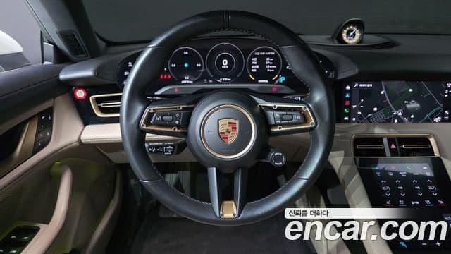 Porsche Taycan 2024 — Photo 8/32