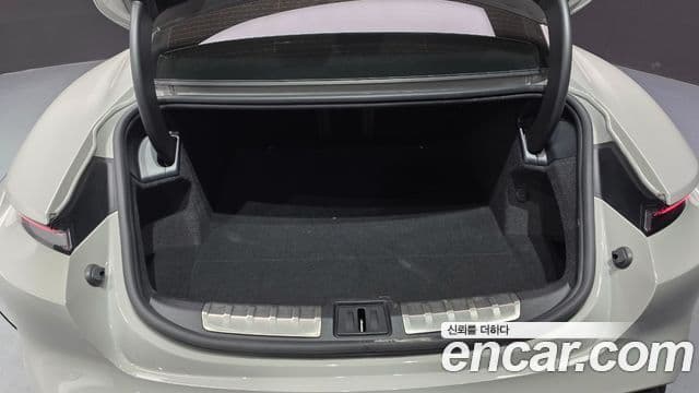Porsche Taycan 2024 — Photo 10/32