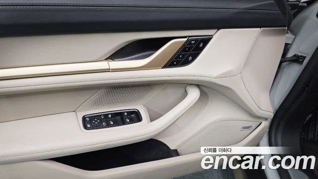 Porsche Taycan 2024 — Photo 22/32