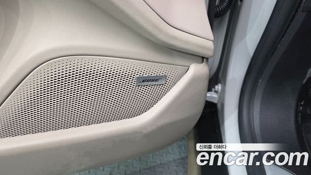 Porsche Taycan 2024 — Photo 3/32