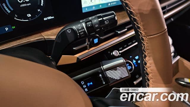Hyundai Santa Fe 2023 — Фото 9/20