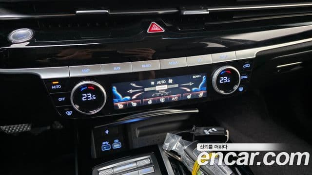 Genesis Electrified G80 2023 — ფოტო 17/20