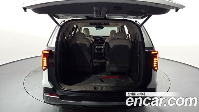 Kia Carnival 2024 — ფოტო 20/20