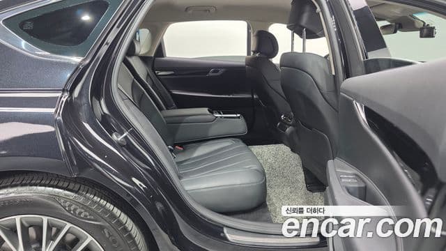 Genesis Electrified G80 2021 — Şəkil 12/20