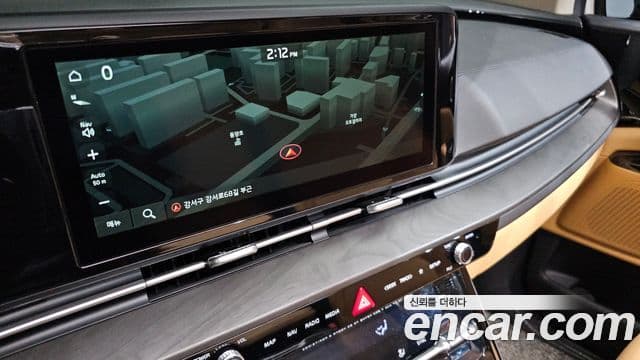 Kia Carnival 2021 — фото 12 из 20