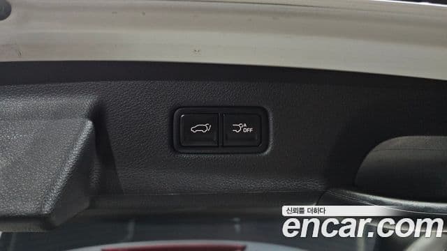 Kia Carnival 2021 — фото 18 из 20