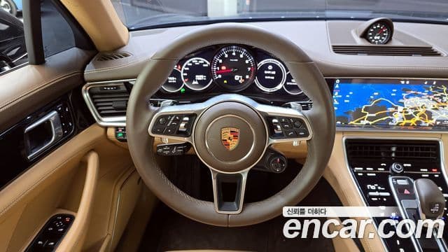 Porsche Panamera 2018 — ფოტო 13/20