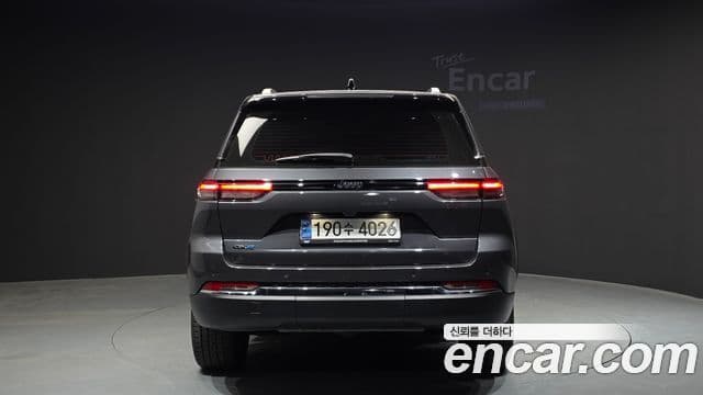 Jeep Grand Cherokee 2023 — ფოტო 4/20