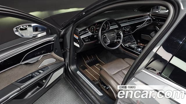Audi A8 2021 — Şəkil 11/20