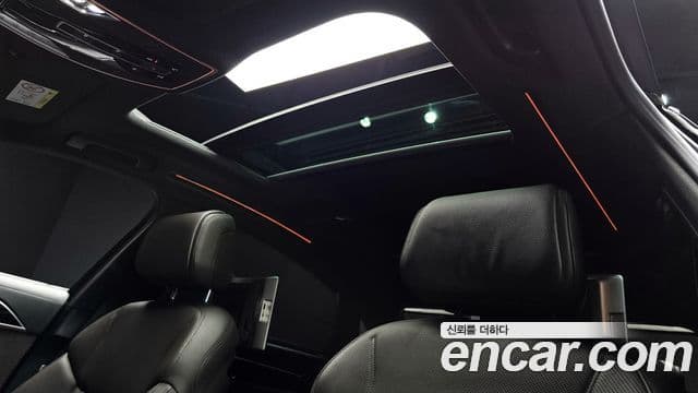 Audi A8 2021 — Şəkil 17/20
