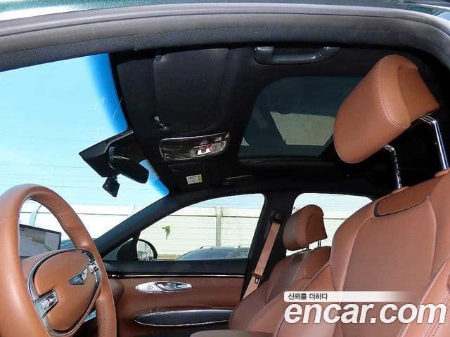 Genesis GV70 2021 — фото 15 из 19