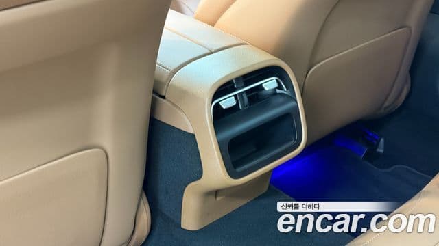 Mercedes-Benz E-Class 2025 — ფოტო 14/20