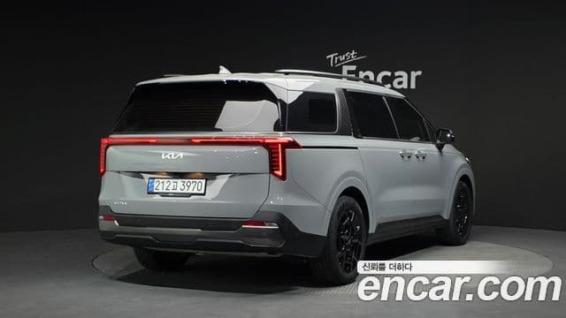 Kia Carnival 2025 — фото 2 из 20
