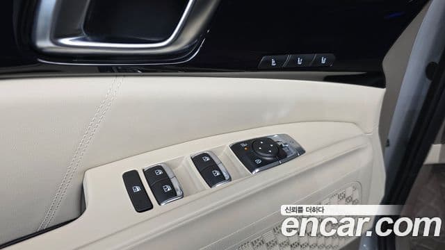 Kia Carnival 2025 — фото 12 из 20