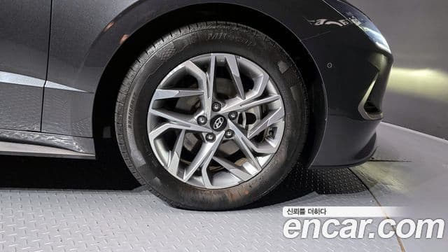Hyundai Sonata Hybrid 2019 — Şəkil 23/30