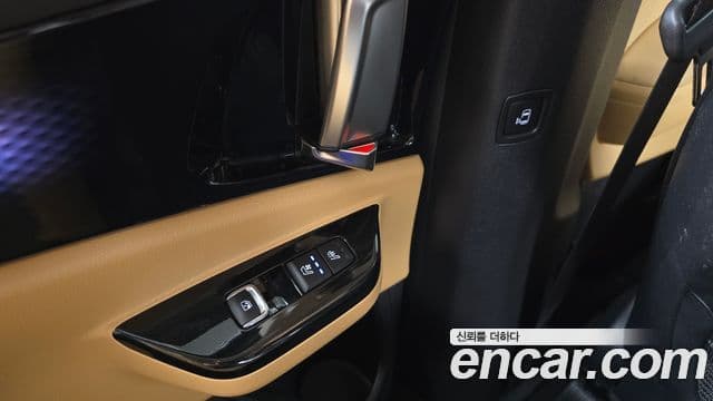 Kia Carnival 2023 — фото 18 из 20