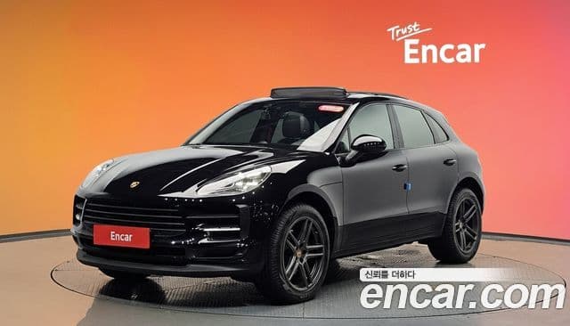 Porsche Macan 2019 — ფოტო 1/20