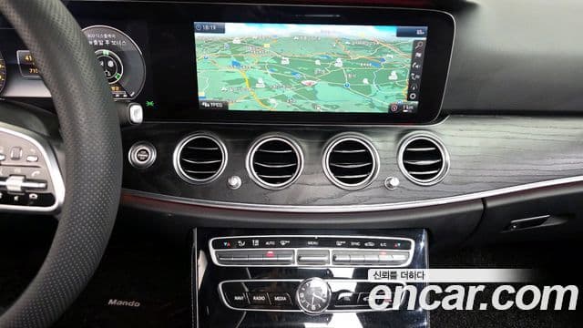 Mercedes-Benz E-Class 2019 — фото 14 из 20