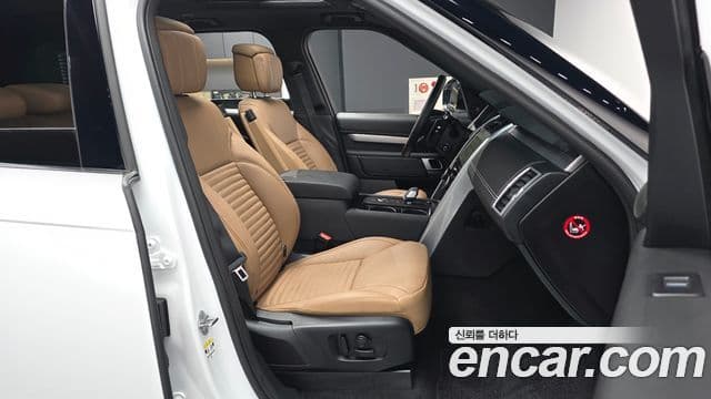 Land Rover Discovery 5 2024 — фото 11 из 20