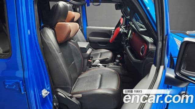 Jeep Wrangler 2021 — фото 12 из 20