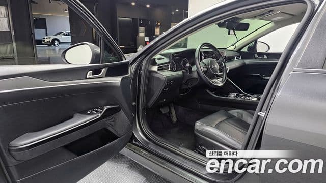 Kia K5 2020 — ფოტო 10/20