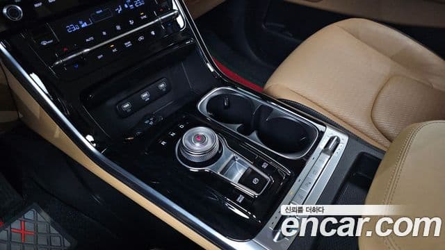 Kia Carnival 2020 — фото 9 из 20