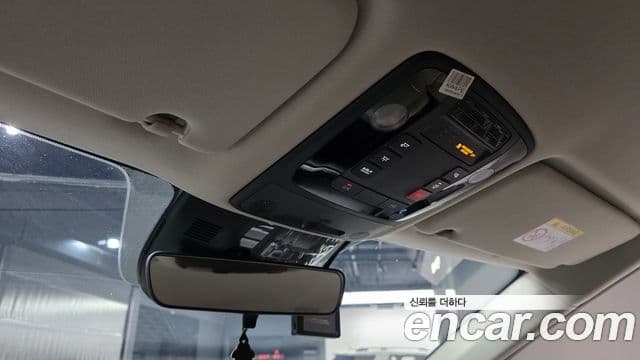 Kia Carnival 2024 — фото 18 из 20