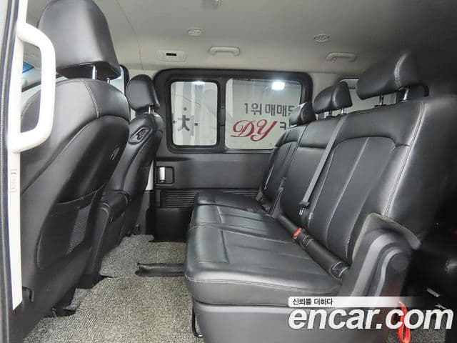 Hyundai Staria 2021 — фото 5 из 20