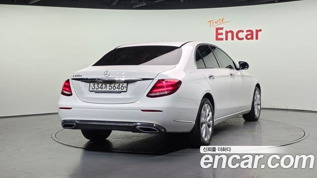 Mercedes-Benz E-Class 2019 — Şəkil 2/20